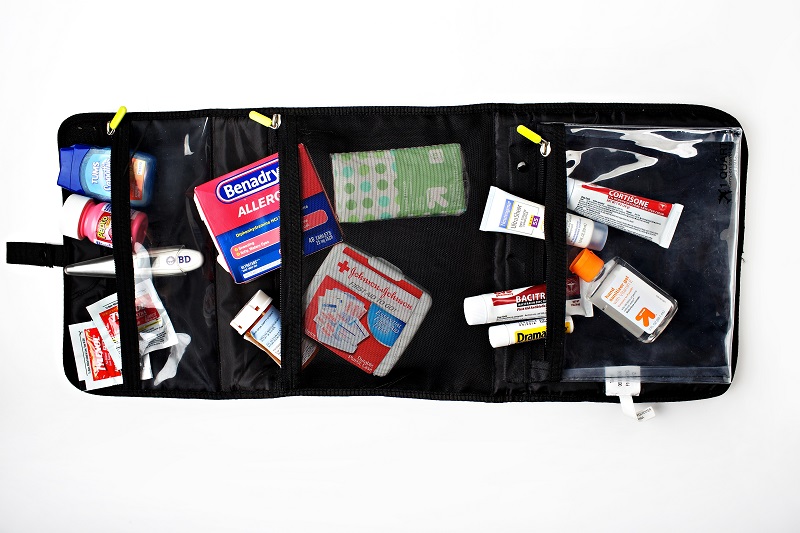 imagem-de-kit-de-higiene-e-medicamentos