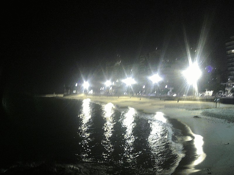 imagem-noturna-da-praia