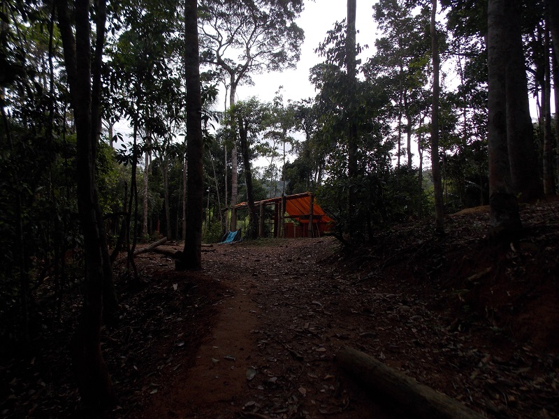 foto-mostra-área-de-onde-são-realizados-os-acampamentos-selvagens-cachoeira-de-buenos-aires-guarapari-es