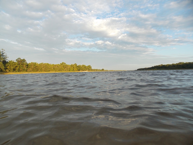 foto-apresenta-aguas-claras-e-calmas-da-lagoa-durão-em-linhares-es