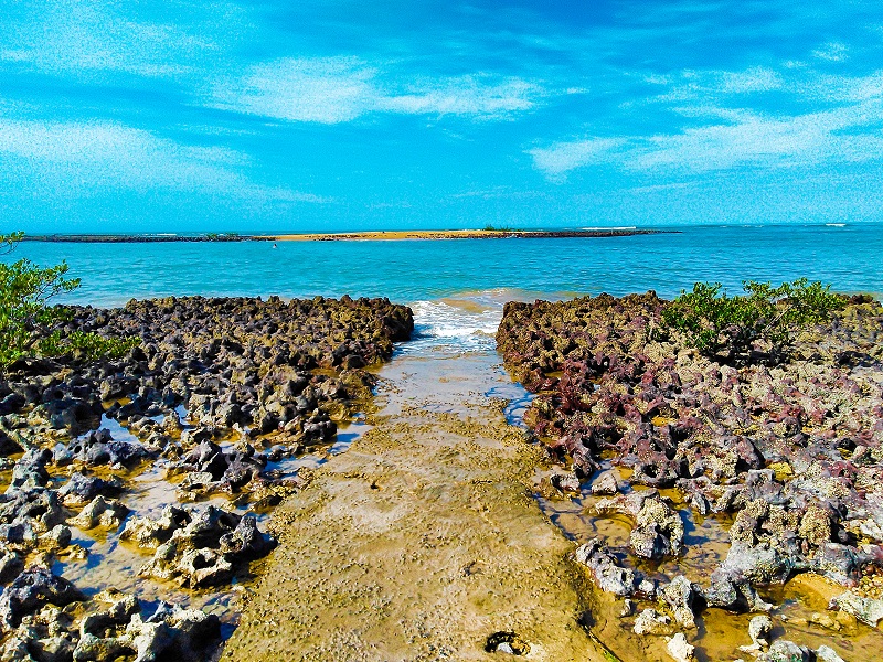foto-do-canal-que-permite-acesso-a-ilha-do-outro-lado