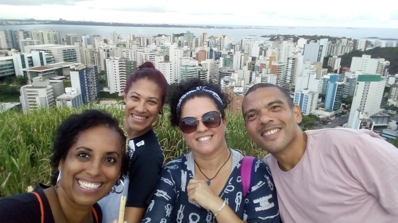 foto-de-pessoas-unidas-para-tirar-foto