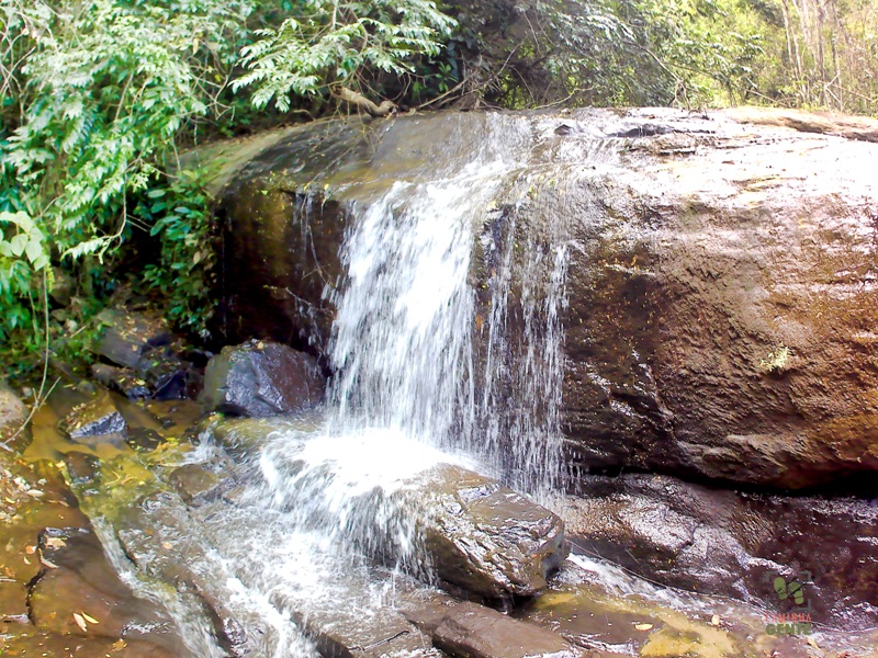 FOTO-DA-CAIDA-DA-CACHOEIRA-DA-GUATEMALA-IBIRAÇU-ES