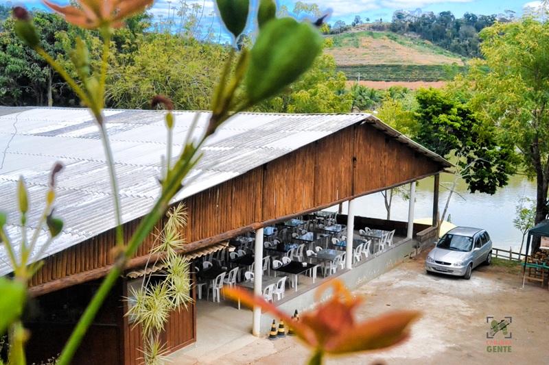 foto-apresenta-o-barracao-do-restaurante-da-pousada.