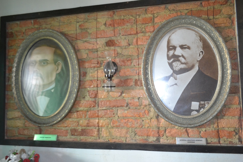 foto-á direita mostra-o-fundador-do-distrito-de-guarana