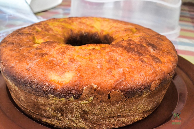 foto-mostra-bolo-de-cenoura-com-queijo-do-caf-e-da-manhã-na-pousada-aranã-em-regência-linhares-es