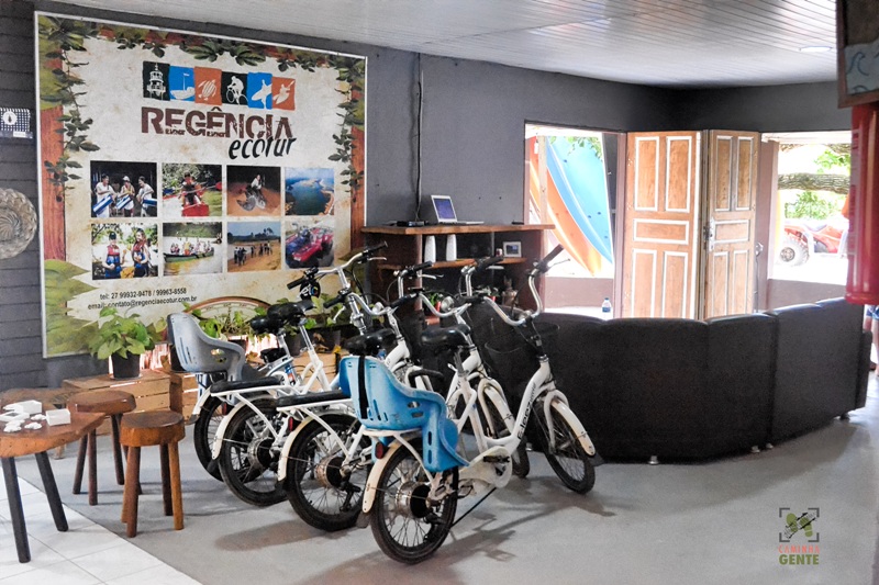 foto-mostra-a-ecotur-regência-e suas-bicicletas-e-outros-equipamentos