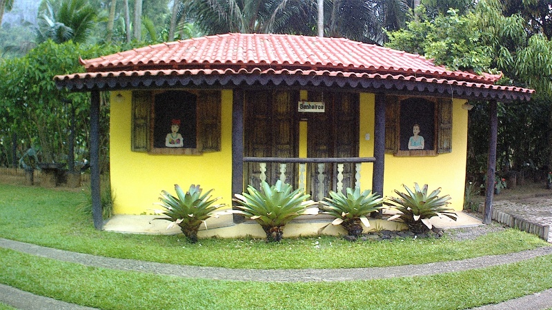 foto-mostra-área-dos-banheiros-sitio-bocó