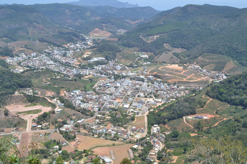 foto-mostra-cidade-de-venda-nova-do-imigrante-de-cima-de-alto-morro-da-torre-de-tv