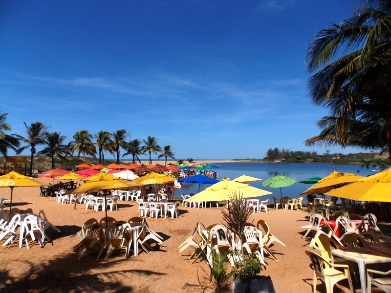 AS MELHORES PRAIAS DO ESPÍRITO SANTO PARA APROVEITAR O VERÃO