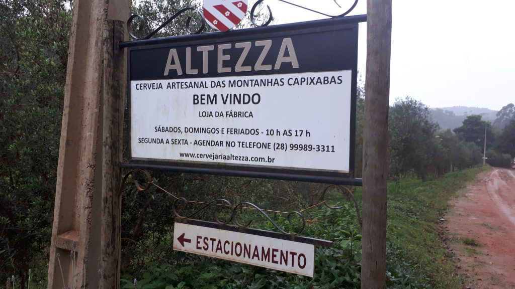 placa-e-indicação-que-você-chegou-a-cervejaria-altezza-em-venda-nova-do-imigrante-es