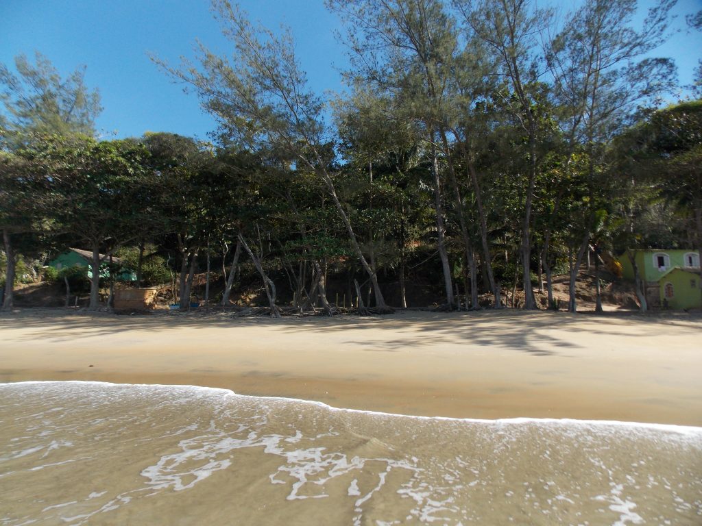 praia-das-rosas-em-marataízes-es