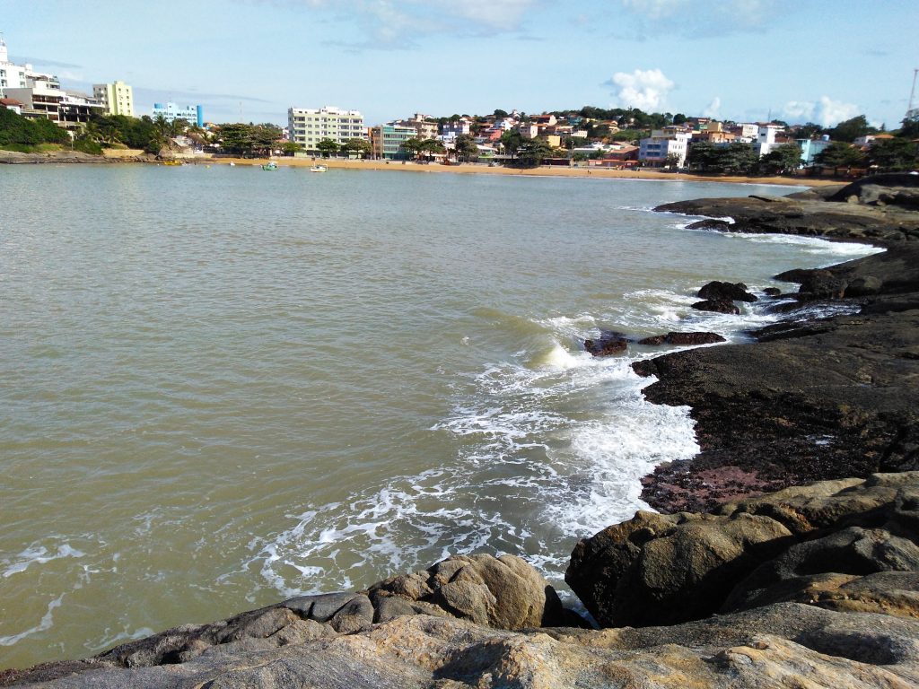 praia-costa-azul-em-iriri-anchieta-es