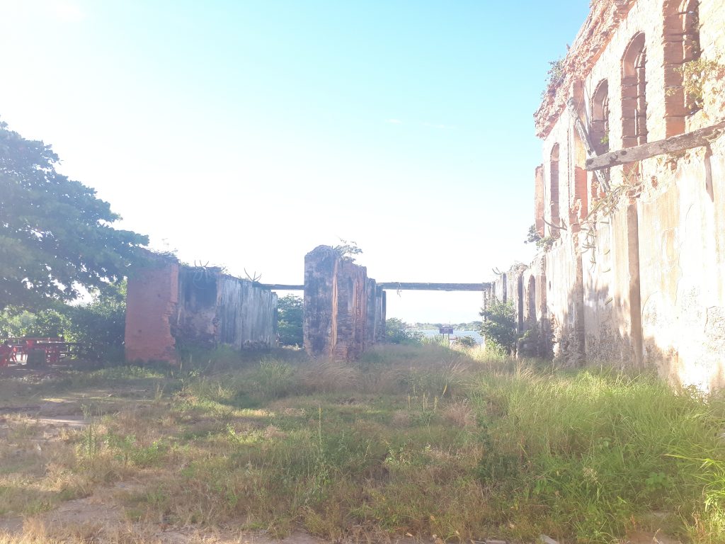 ruinas-do-porto-do-trapiche-em-marataízes-es