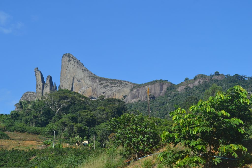 cinco-pontões-em-itaguaçu-es