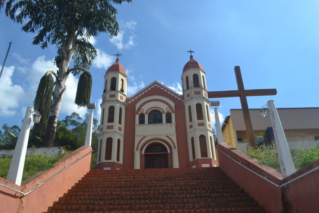 igreja-de-atilio-vivacquá