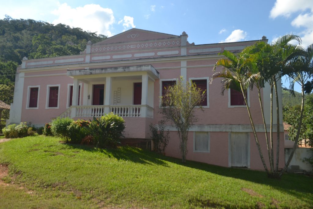 primeira-casa-do-município-de-atilio-vivacquá-es