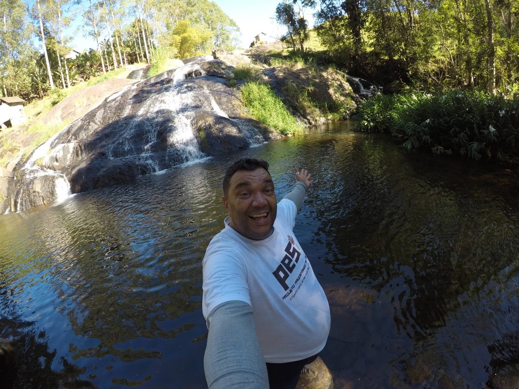 cachoeira-do-moinho-em-mundo-novo-no-município-de-rio-novo-do-sul-es