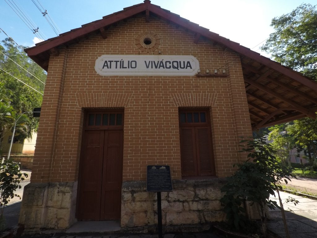 antiga-estação-ferroviária-de-atilio-vivacquá-es