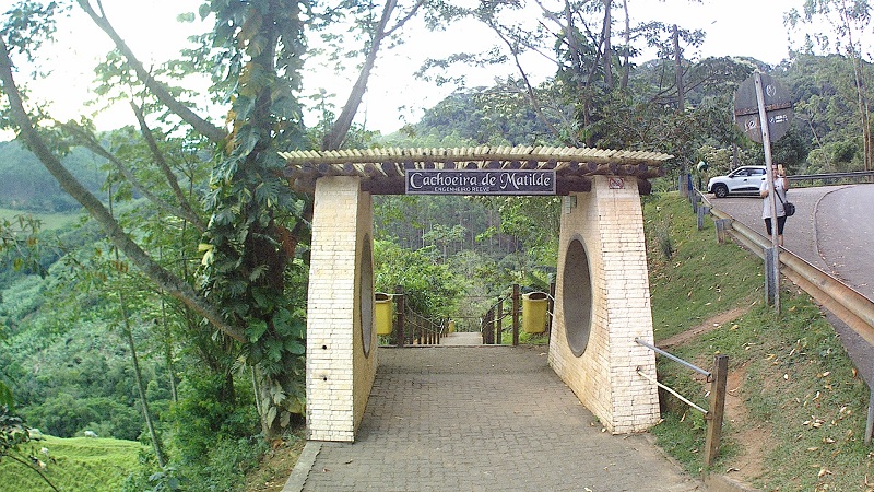 portal-de-acesso-a-cachoeira-de-matilde-es