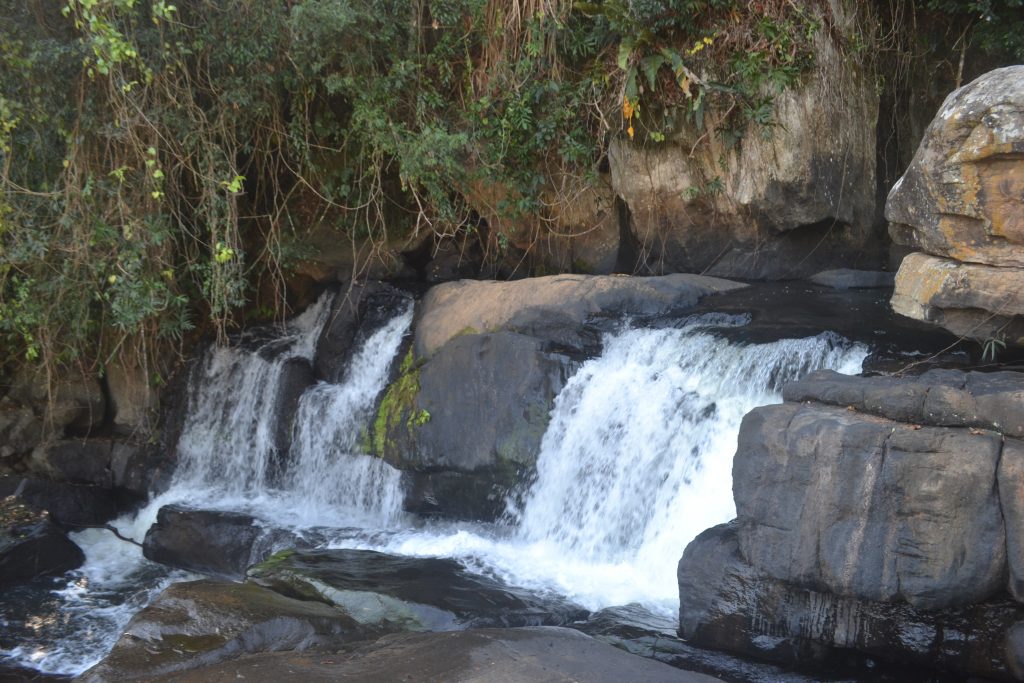 cachoeira-de-mangaravite-ou-cachoeira-do-inferno-em-bom-jesus-do-norte