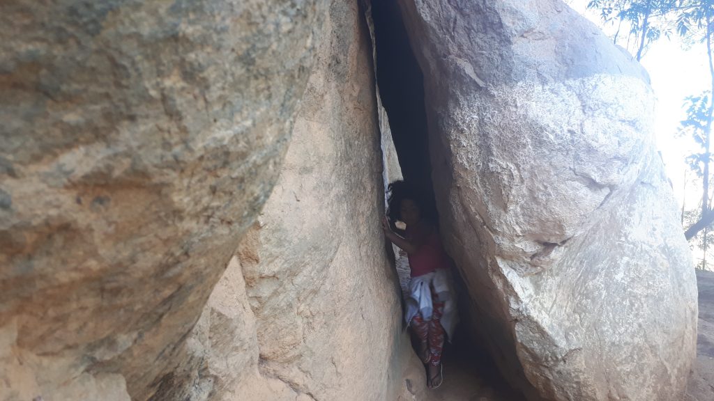 pedra-do-pecado-e-do-perdão-em-água-santa-iúna-es