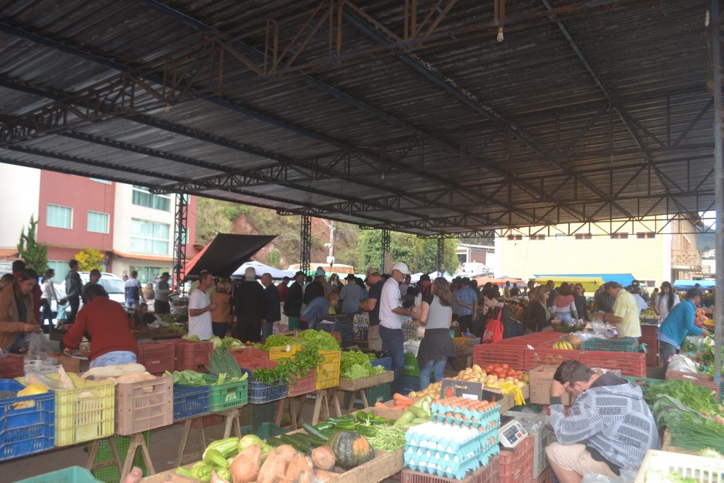 feira-livre-em-santa-teresa-es