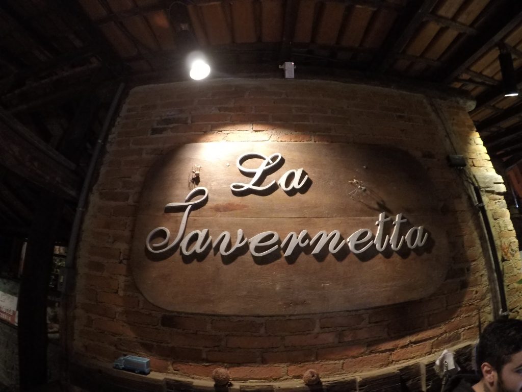 la-tavernetta-pizzaria-em-santa-teresa-es