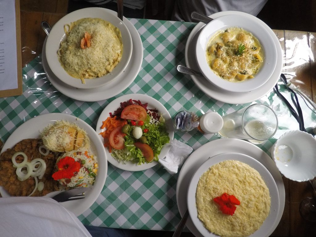 imagem-de-pratos-do-restaurante-tomazzeli