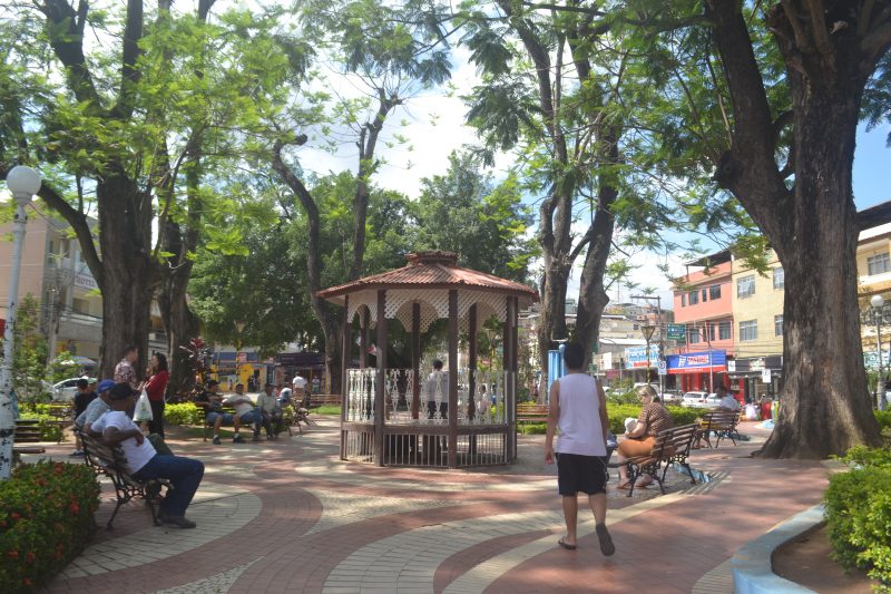 praça-central-de-muniz-freire-es