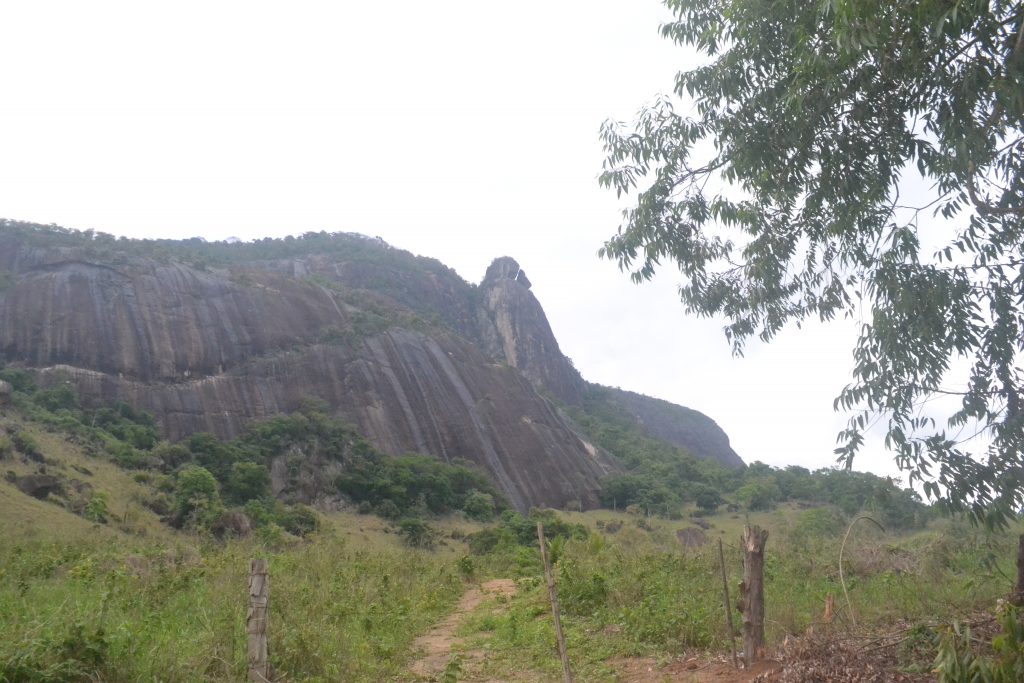 pedra-da-boneca-em-águia-branca-es