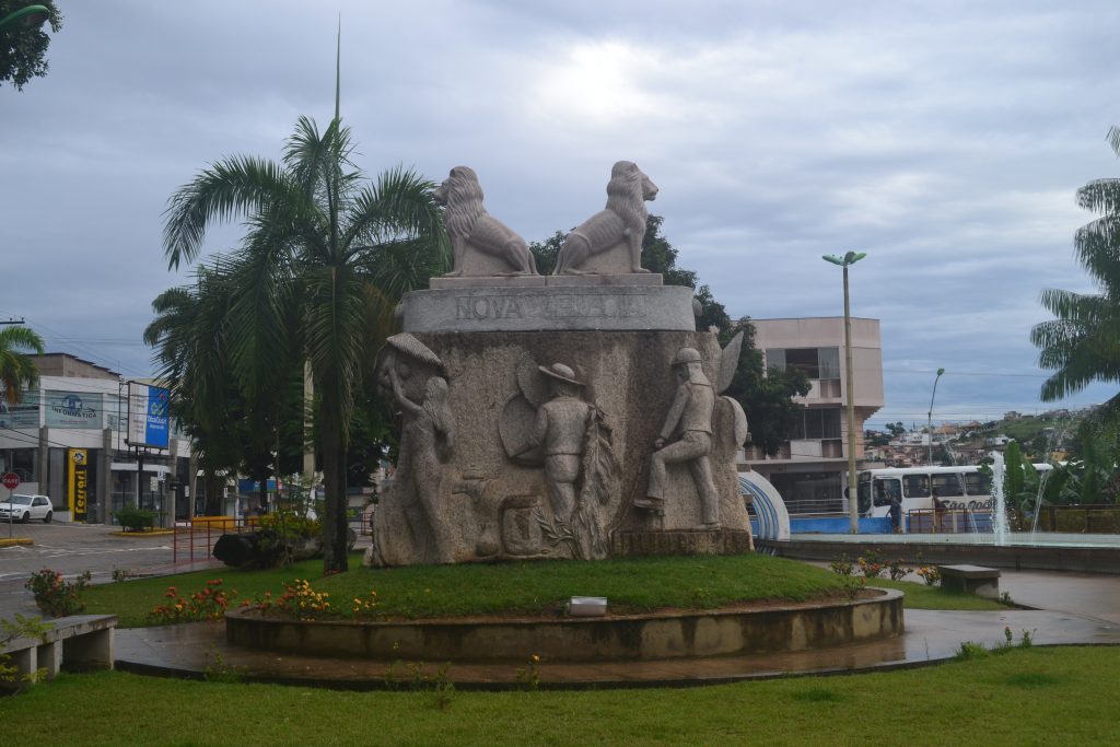 praça-central-de-nova-venécia-es