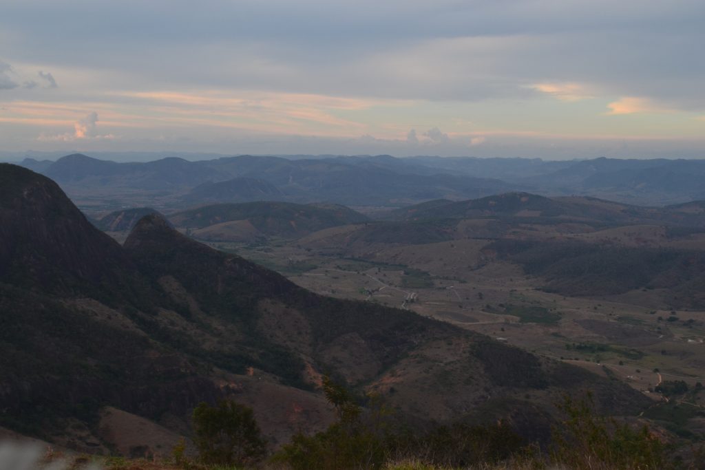 vista-da-rampa-do-monjolo-em-baixo-guandú-es