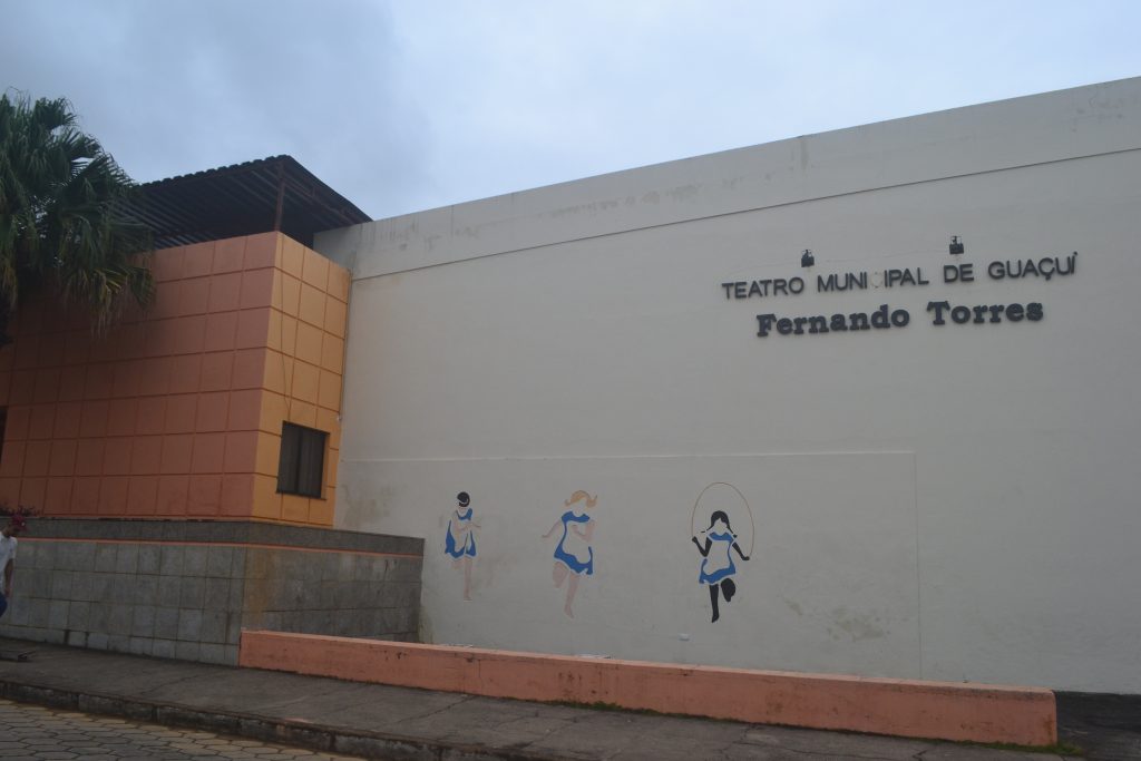 teatro-municipal-de-guaçuí-fernando-torres