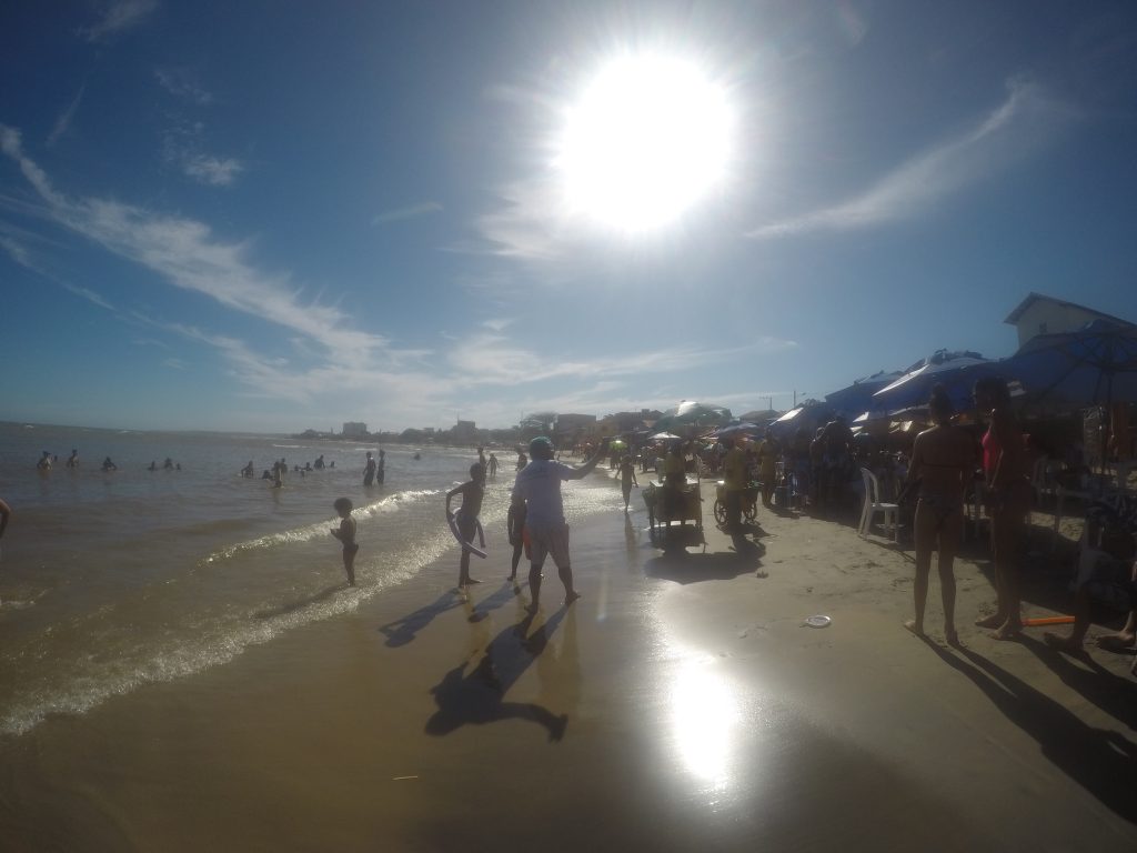 praia-areia-preta-em-marataízes-es