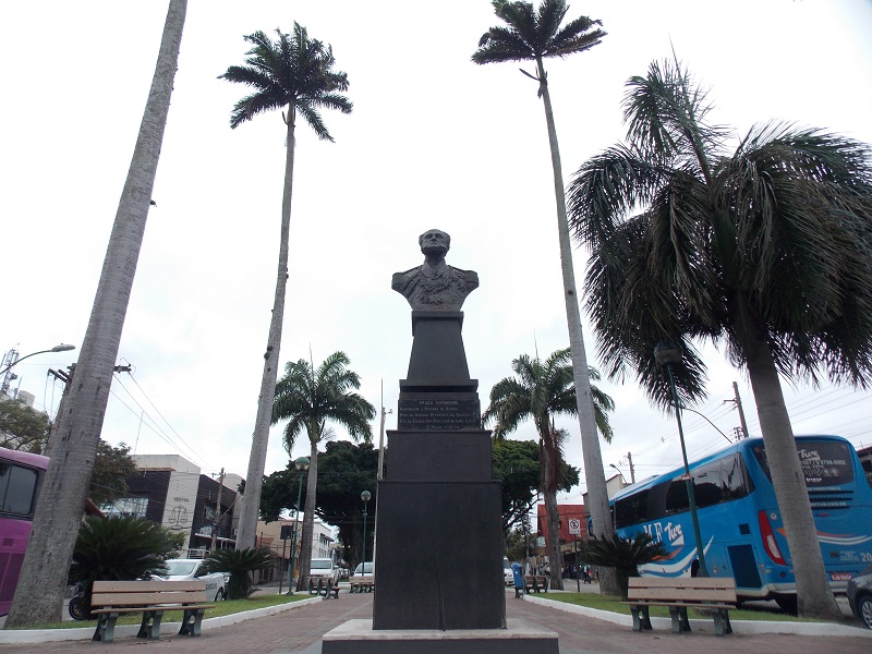 praça-da-bandeira-prainha-vila-velha-es