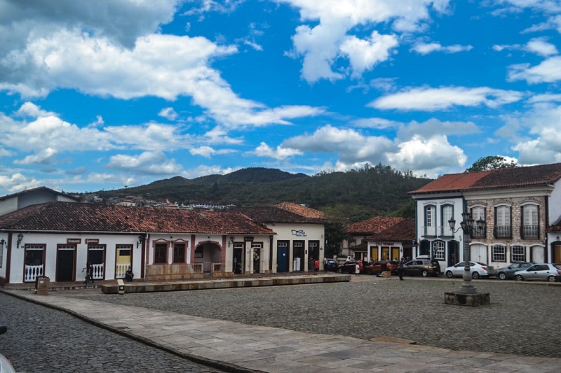 praça-claudio-manoel-em-mariana-mg