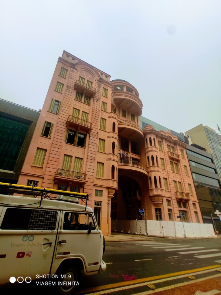 antigo-hotel-majestic-no-centro-de-porto-alegre-rs